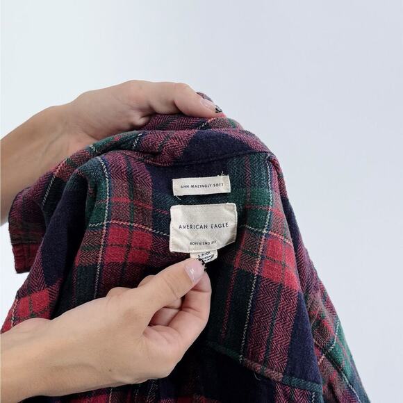 American Eagle Plaid Boyfriend Fit Flannel Shirt Size Small - Picture 3 of 4